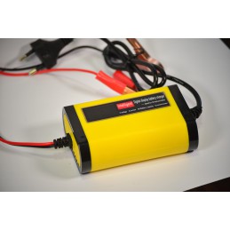 Ładowarka akumulatorów 12V/2A